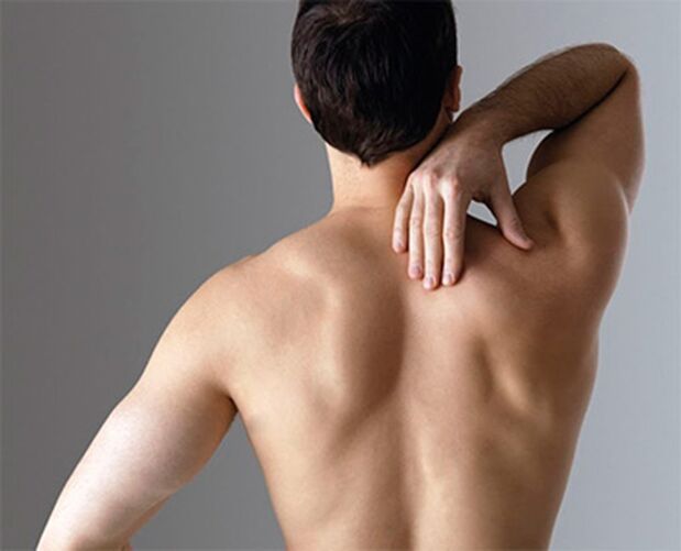 Bolovi u leđima u području lopatica
